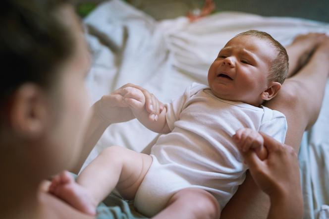 chusteczki nawilżane pampers sensitive w pudełku